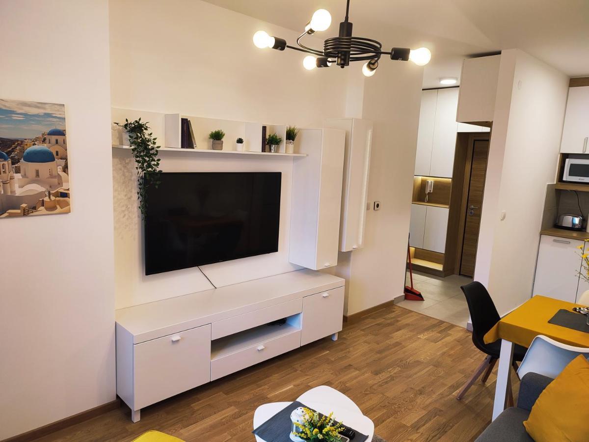 Center Firefly Gardens Apartment Nowy Sad Zewnętrze zdjęcie