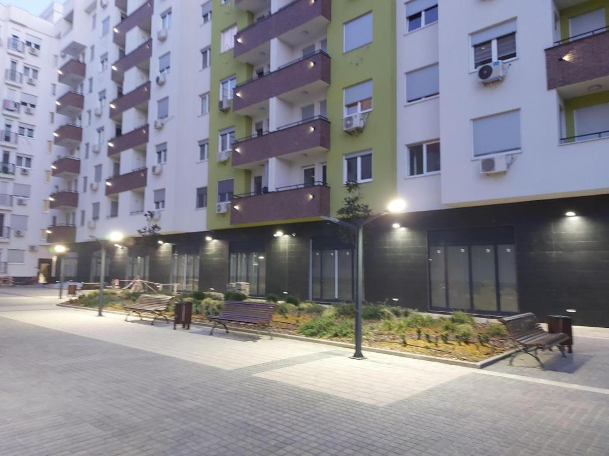 Center Firefly Gardens Apartment Nowy Sad Zewnętrze zdjęcie